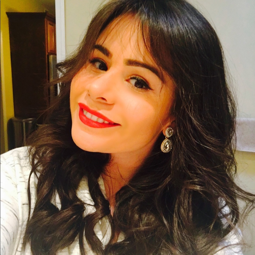 Meet your Posher, Nicole